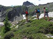 31 La nostra meta è oltre la Cima di Val Sanguigno